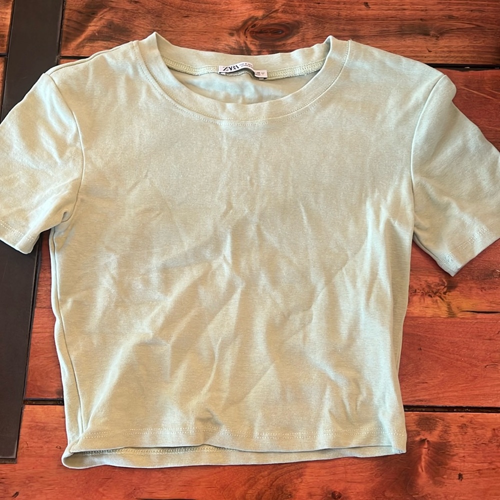 Zara light green cropped tee